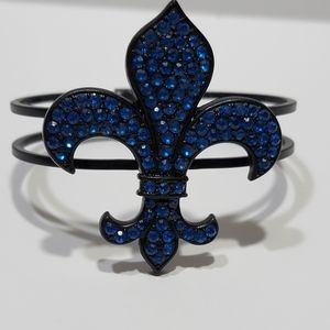 Black Tone Metal Fleur De Lis Sparkly Blue Crystals Hinged Wrap Bracelet New